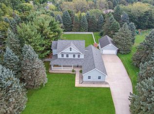 9001 Yorkshire Dr, Saline, MI