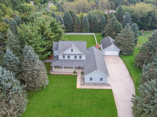 9001 Yorkshire Dr, Saline, MI 48176