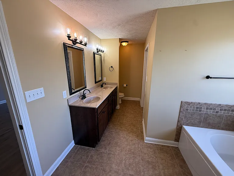 324 Abeline Dr — Photo 5
