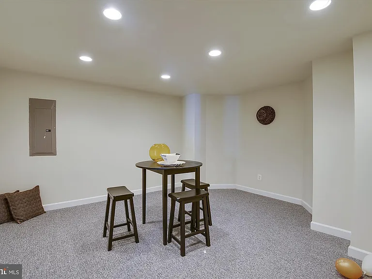 6087 Piney Woods Ct — Photo 22