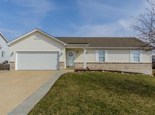 320 Condor Dr, Winfield, MO 63389