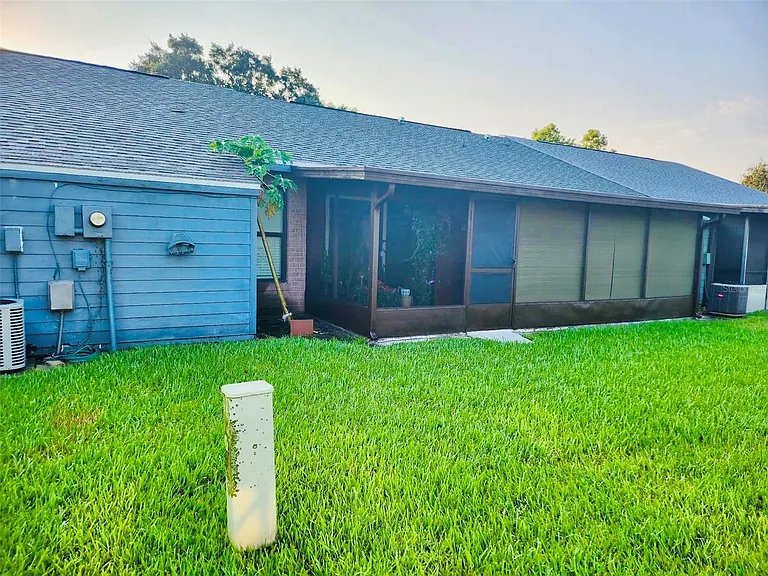 2531 King Oak Cir — Photo 16