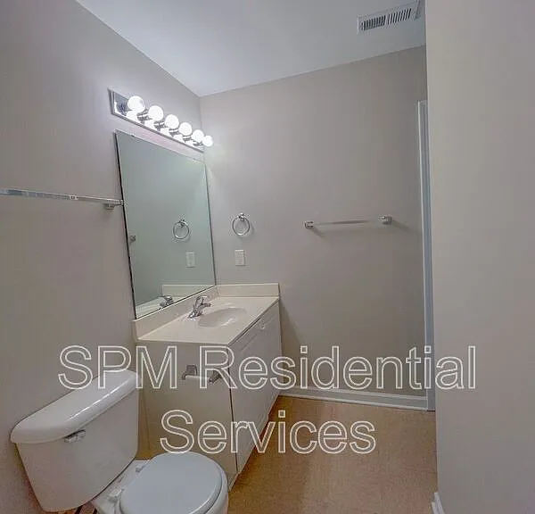 501 Shortfin Dr — Photo 18