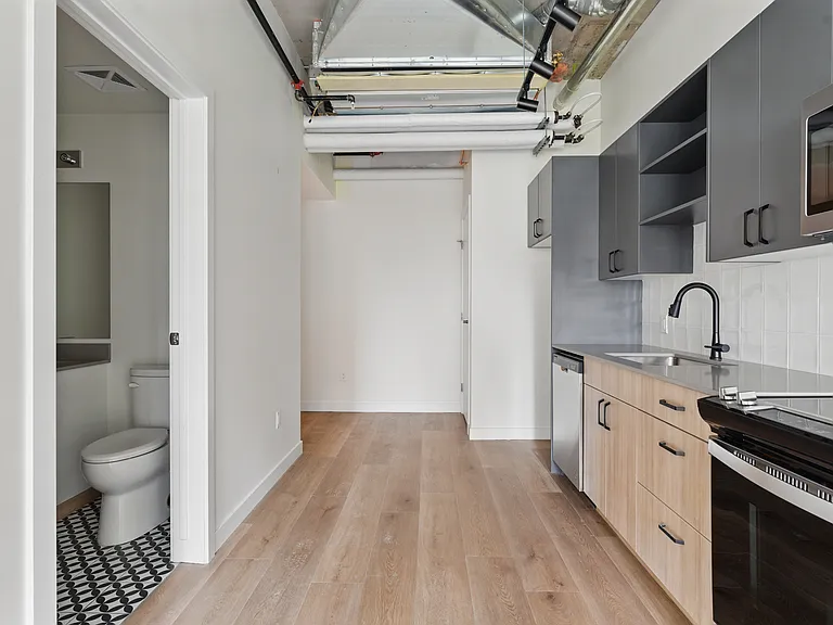 744 4th Ave SW — Photo 52