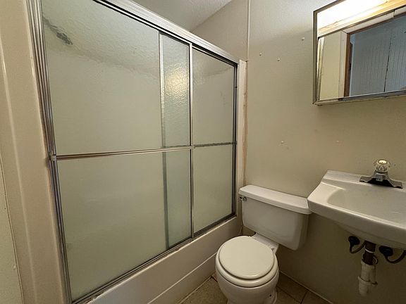 4th image of 1007 E Park St #18