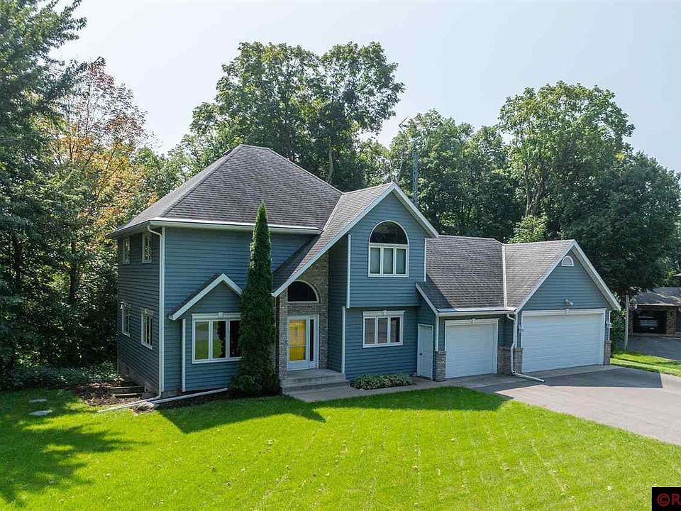 1st image of 138 Maple Park Dr