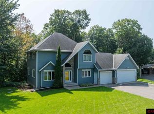 138 Maple Park Dr, Mankato, MN 56001