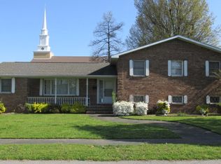 22 W Market St, Dexter, MO 63841