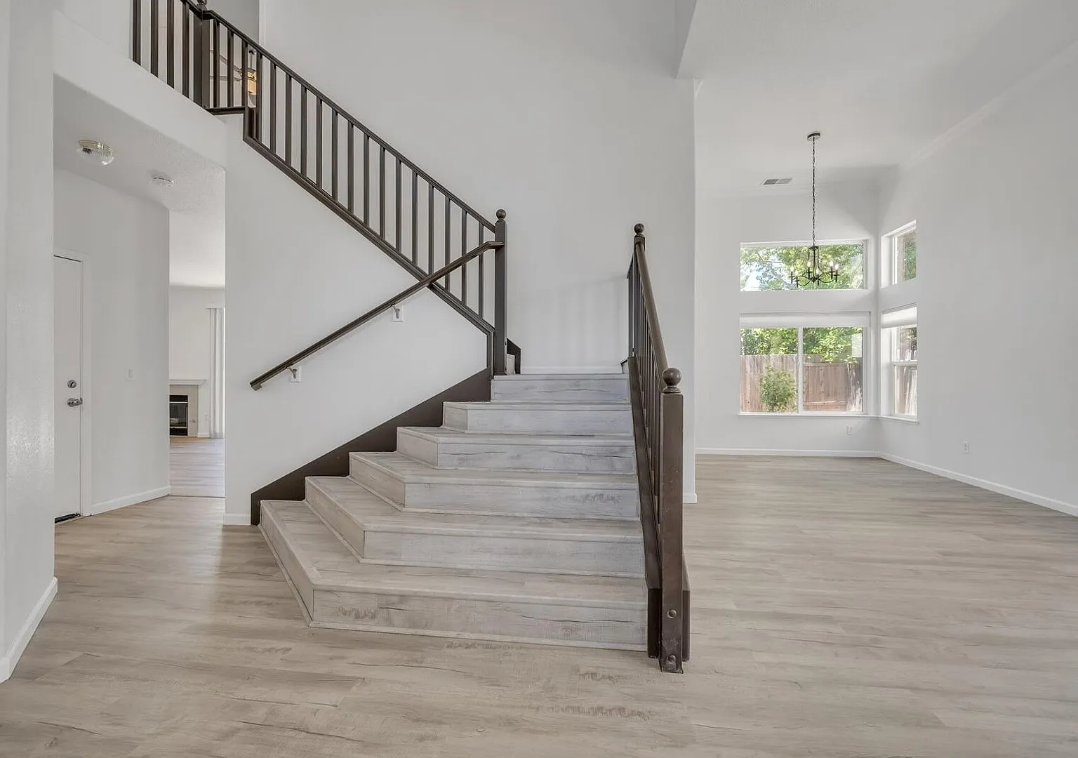 153 Gilded Rock Cir — Photo 3