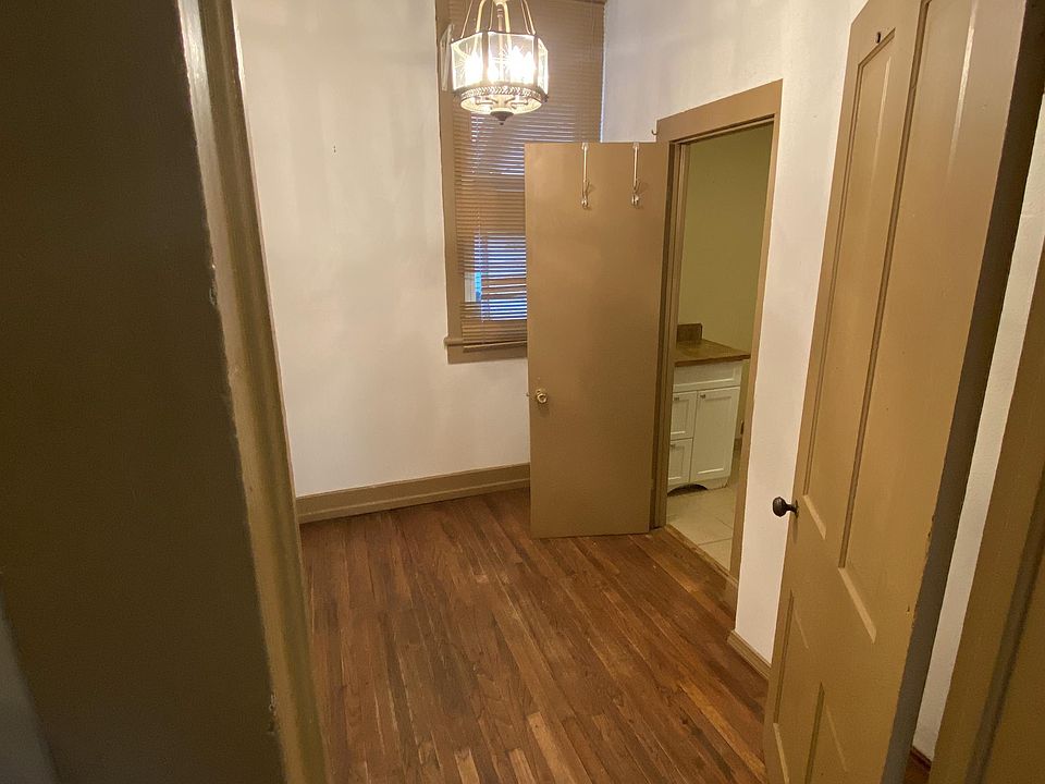 1st image of 417 E 7th St