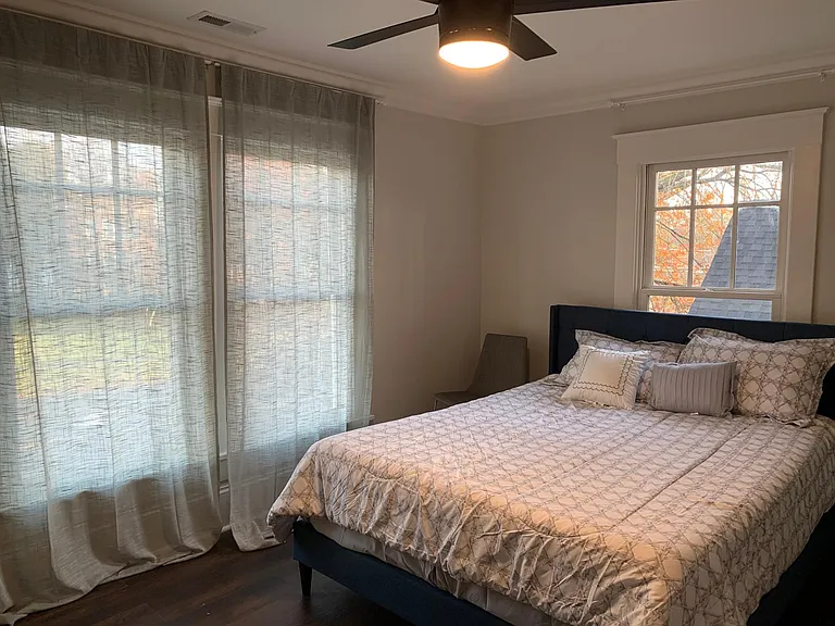 1218 N Main St — Photo 15