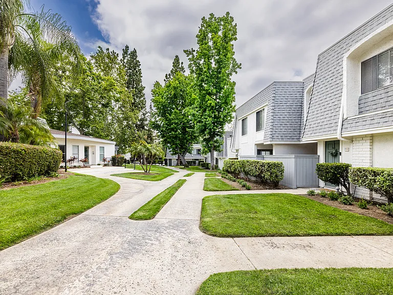 Lexington Townhomes — Photo 22