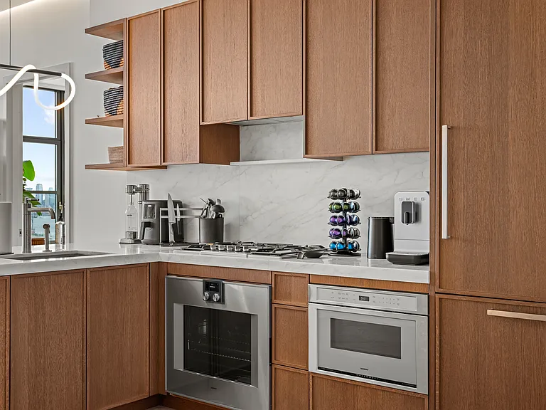 180 Front St #18B — Photo 12