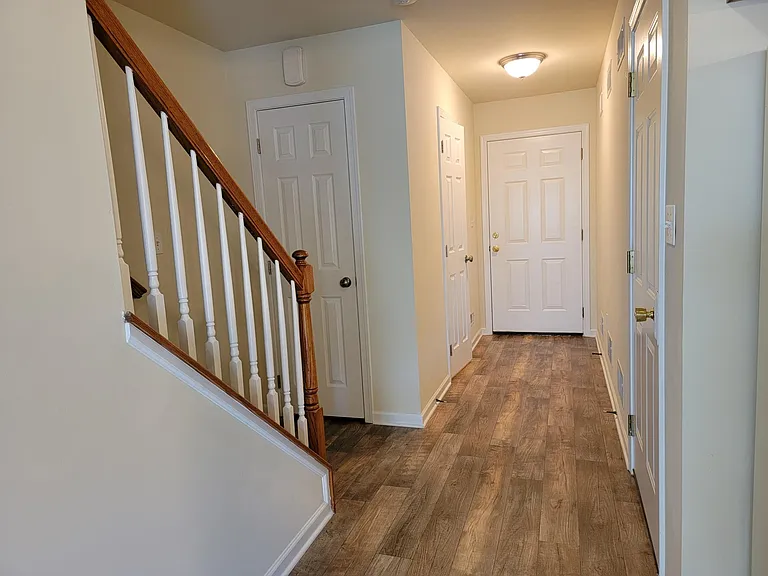 101 Park Place Cir — Photo 2