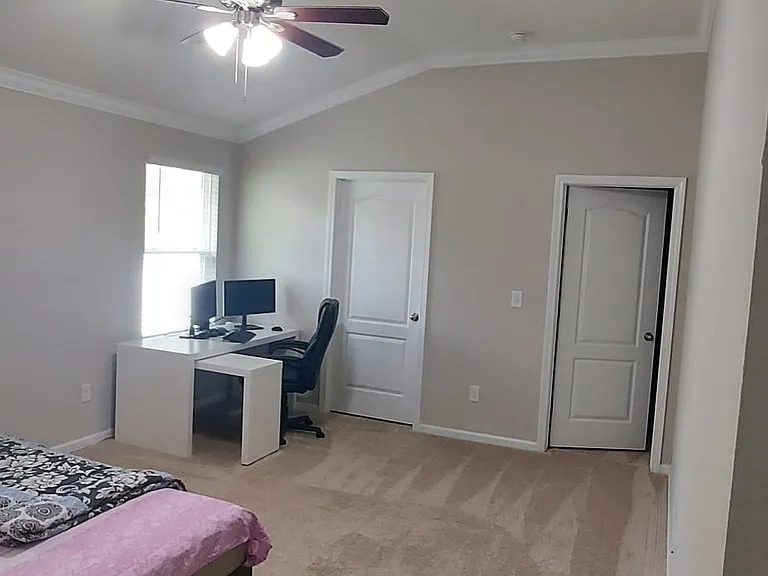 388 Glasgow Dr — Photo 8
