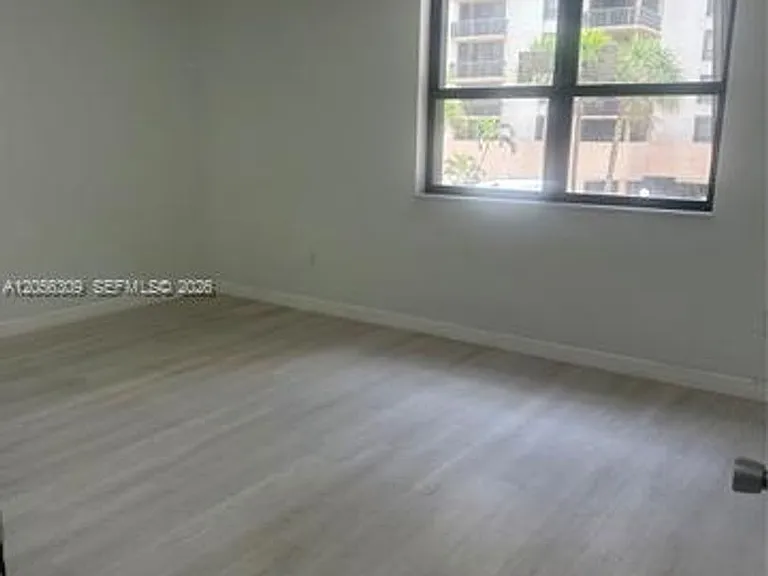 10185 Collins Avenue Cu #309 — Photo 3