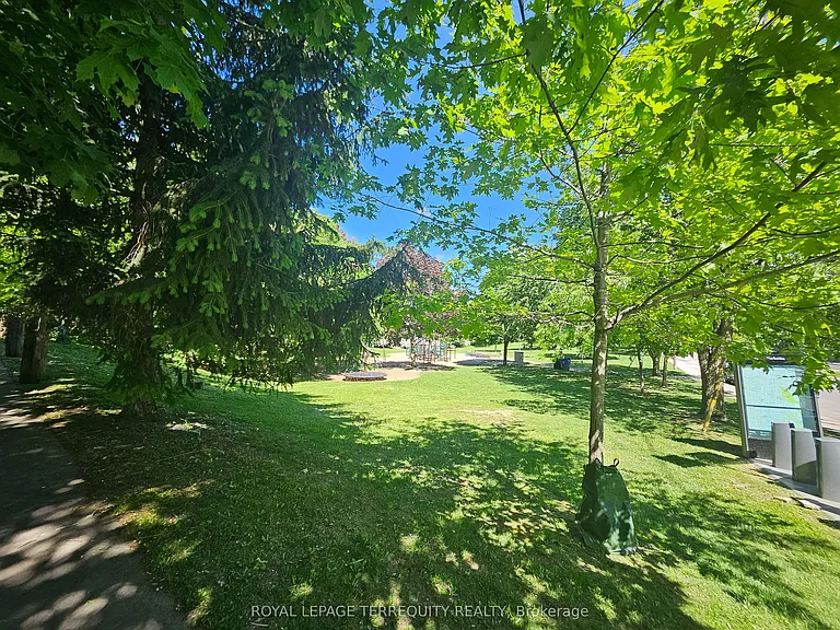 450 Arlington Ave #3 — Photo 16