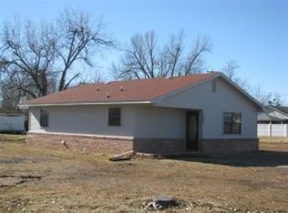 200 W Creek Ave, Checotah, OK 74426