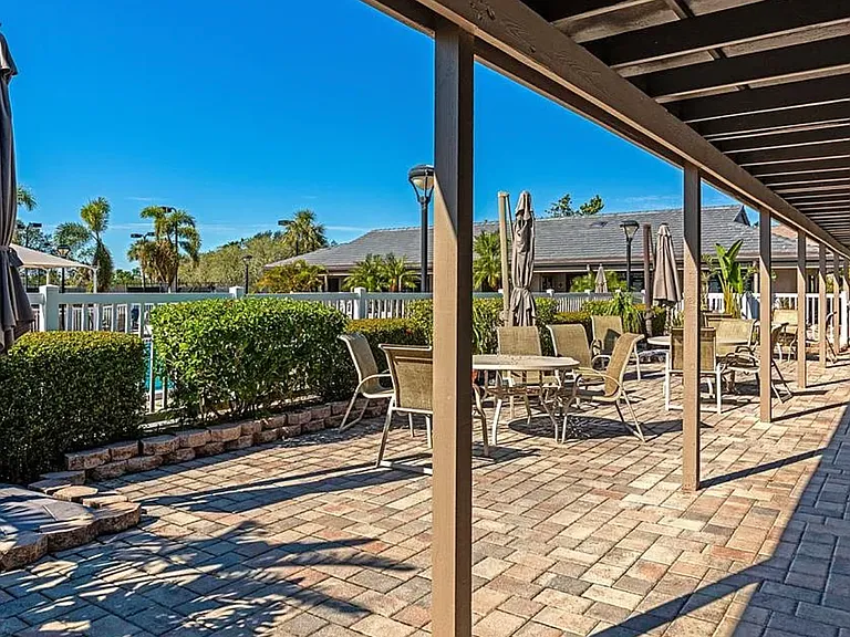 5408 Eagles Point Cir #302 — Photo 45