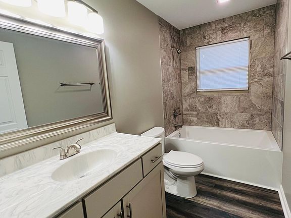 2nd image of 108 Leimaur Dr #B