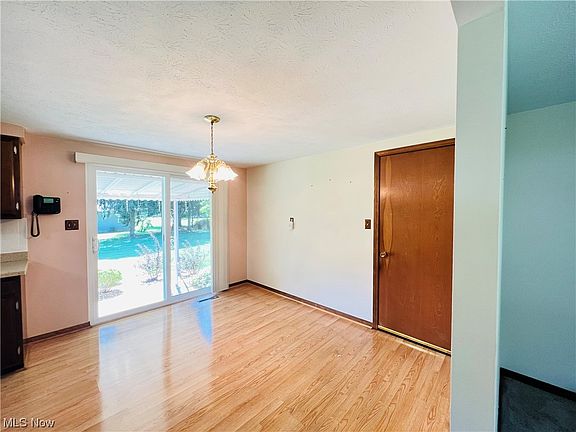4th image of 176 Homestead Dr