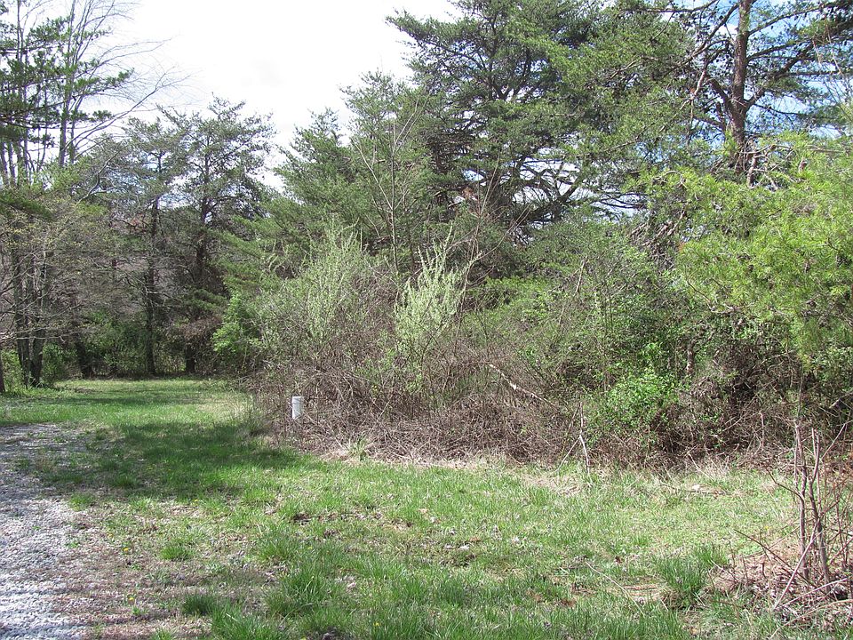 2nd image of Woodgate Dr