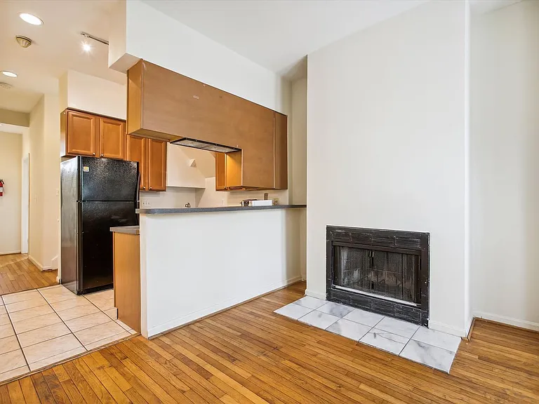 2025 11th St NW — Photo 4