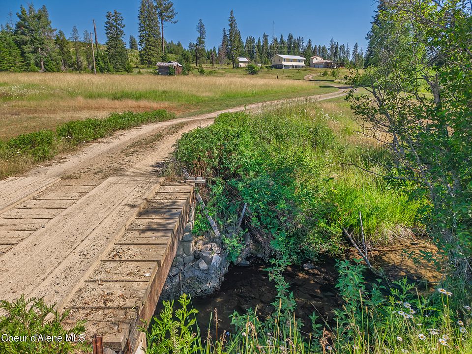 1st image of 416 Crystal Creek Rd