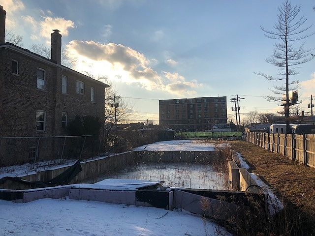 2nd image of 1938 N Neva Ave