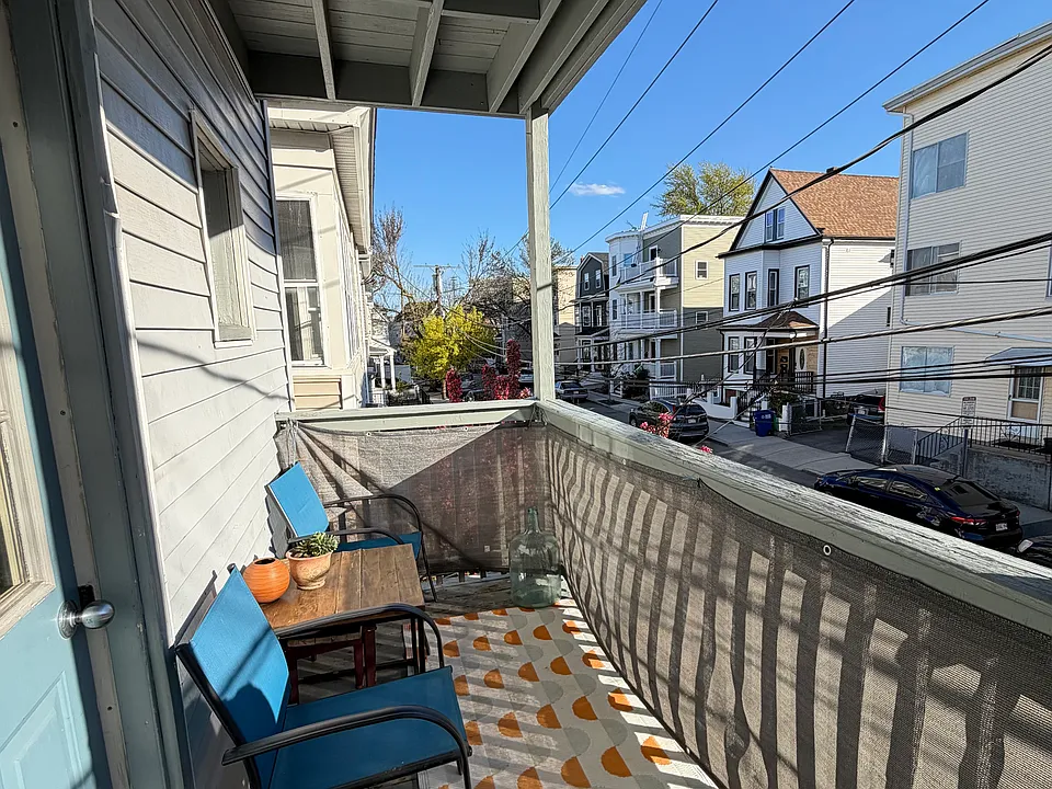 21 Morton St #2