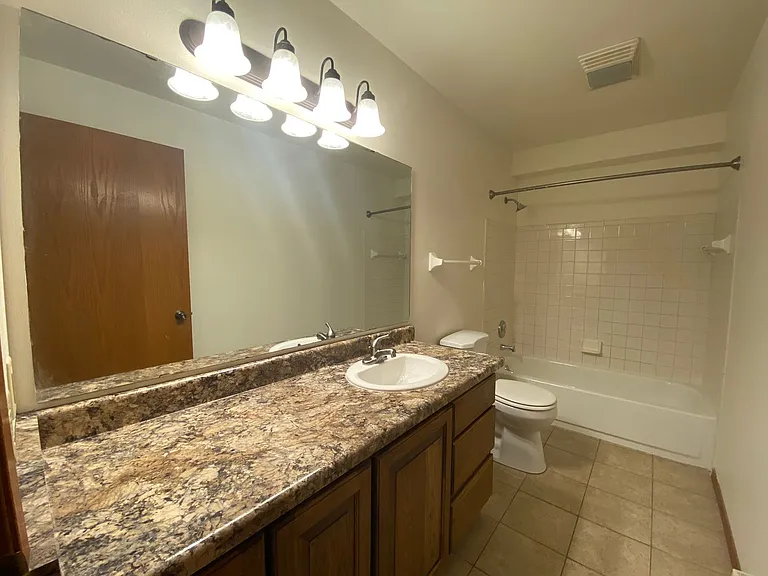 High Point Commons Apartments — Photo 67