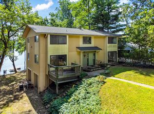 1493 Heights Rd, Lake Orion, MI 48362