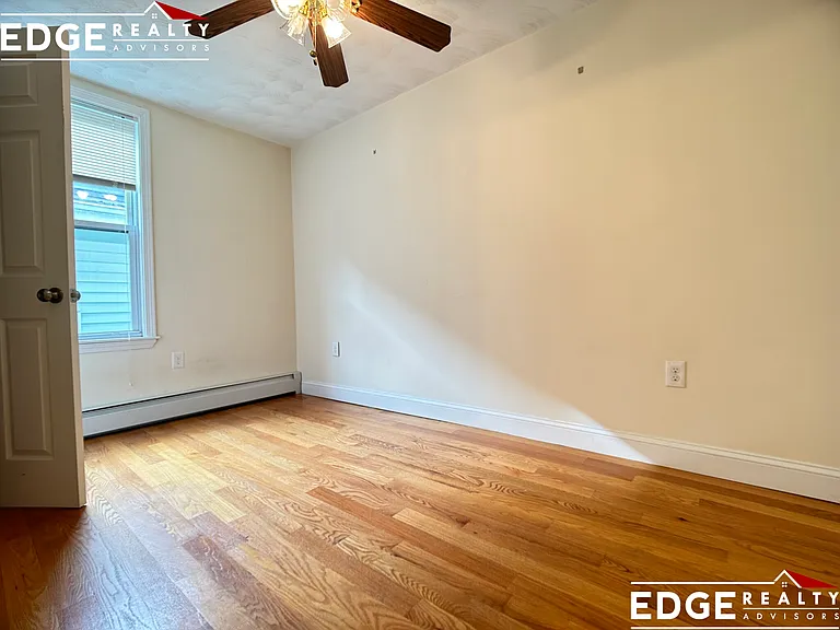 1092-1098 Cambridge St #1094 — Photo 6