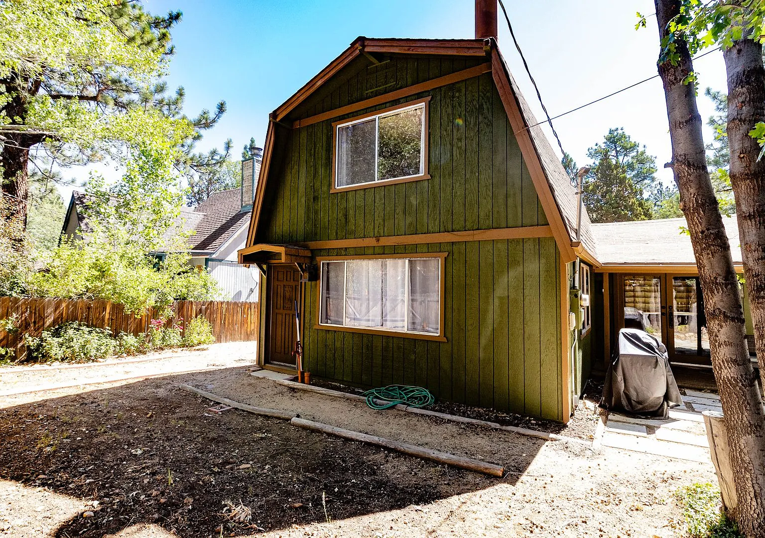 Cute Spacious Gambrel in Sugarloaf with Garage — Photo 3