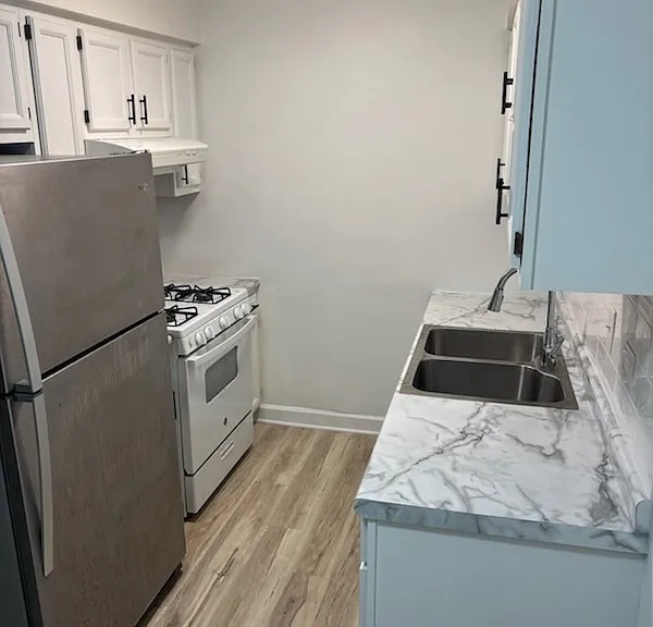 4316 Lindenwood Dr #3SE — Photo 3