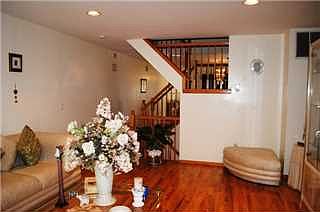 4th image of 59 Tremont Ave