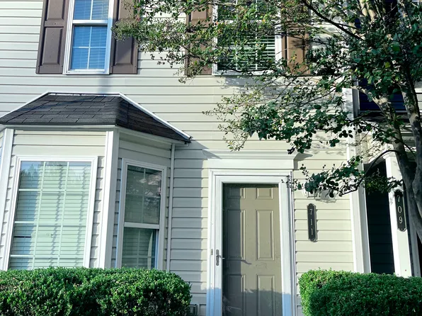 711 Crestwell Cir SW, Atlanta, GA 30331