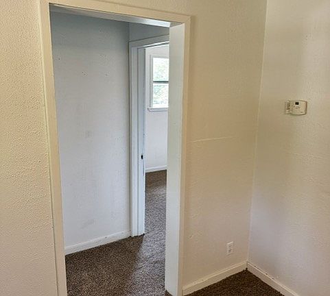 4th image of 824 S Bell Ave