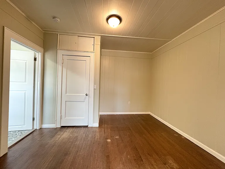 1043 Jefferson Ave #1 — Photo 8