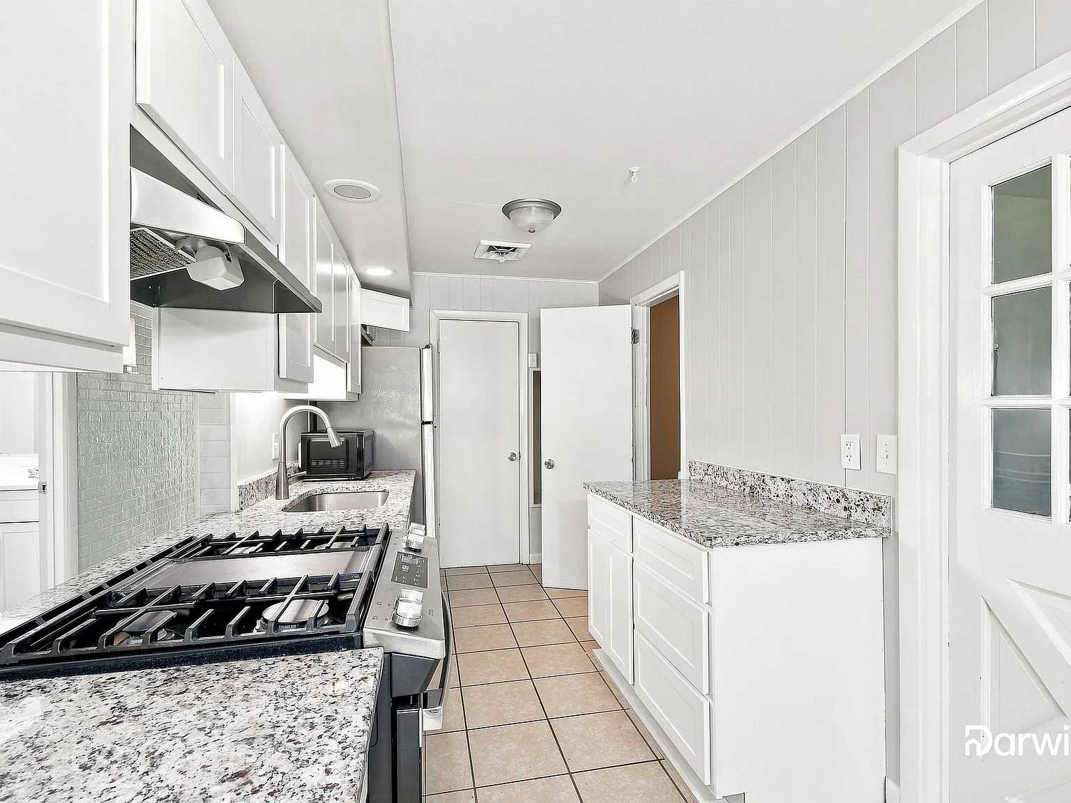 3 bed, 2.0 bath, 1718 sqft, $1,910 — Photo 4
