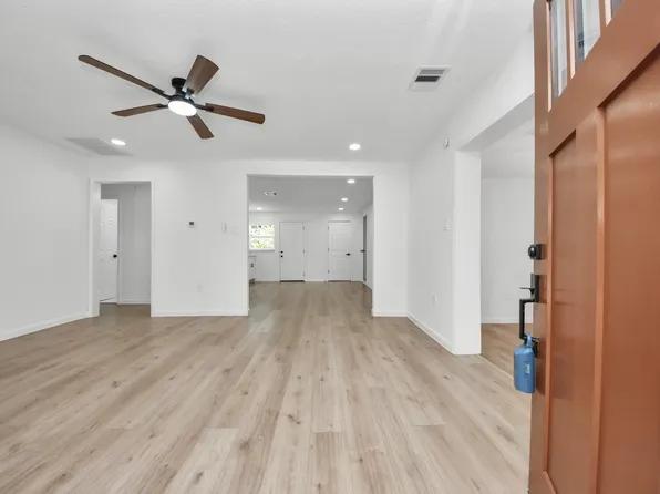 10418 Burman St, Houston, TX 77029