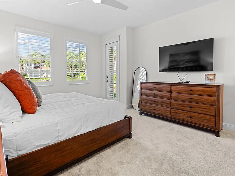 800 L Ambiance Cir #106 — Photo 10