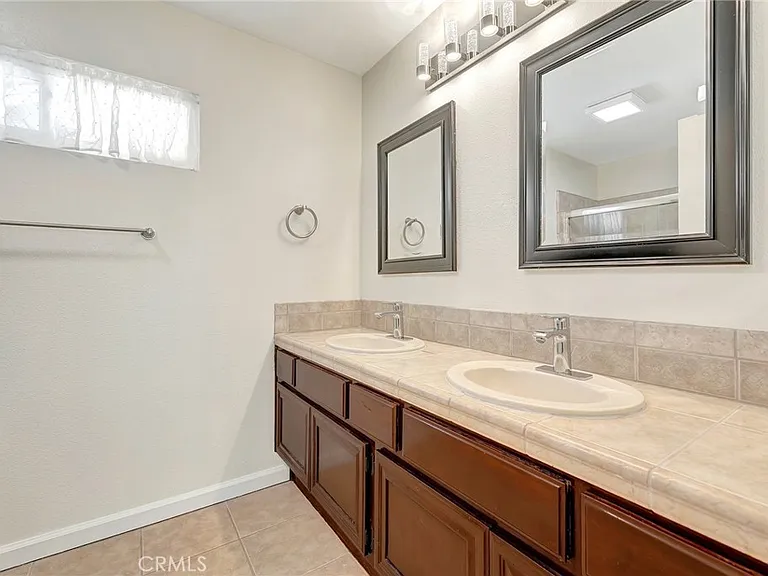24811 Cutter — Photo 21
