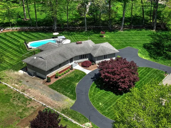 52 Deepdene Road, Trumbull, CT 06611