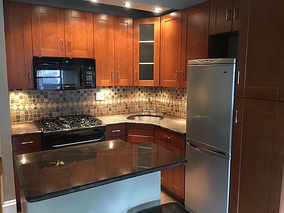 2nd image of 4142 42nd St APT 6B