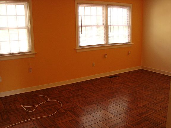4th image of 2910 Haddington Ct
