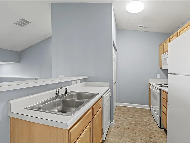 Cross Lake Apartments — Photo 32