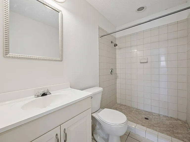 1105 N Rockingham Ave — Photo 14