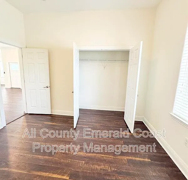 722 Kelly St — Photo 46