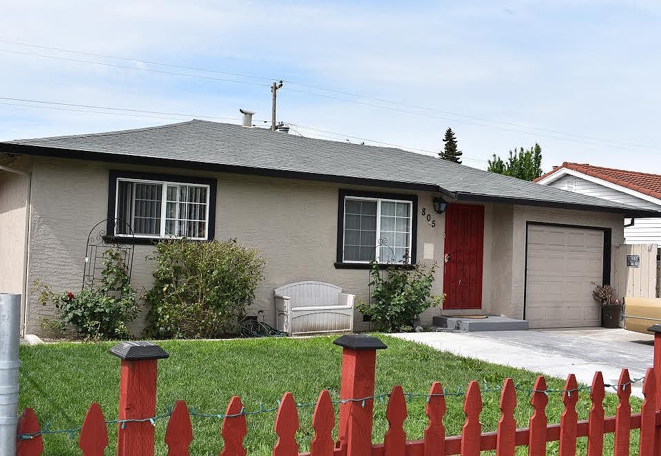 1st image of 805 Cotton Tail Ave